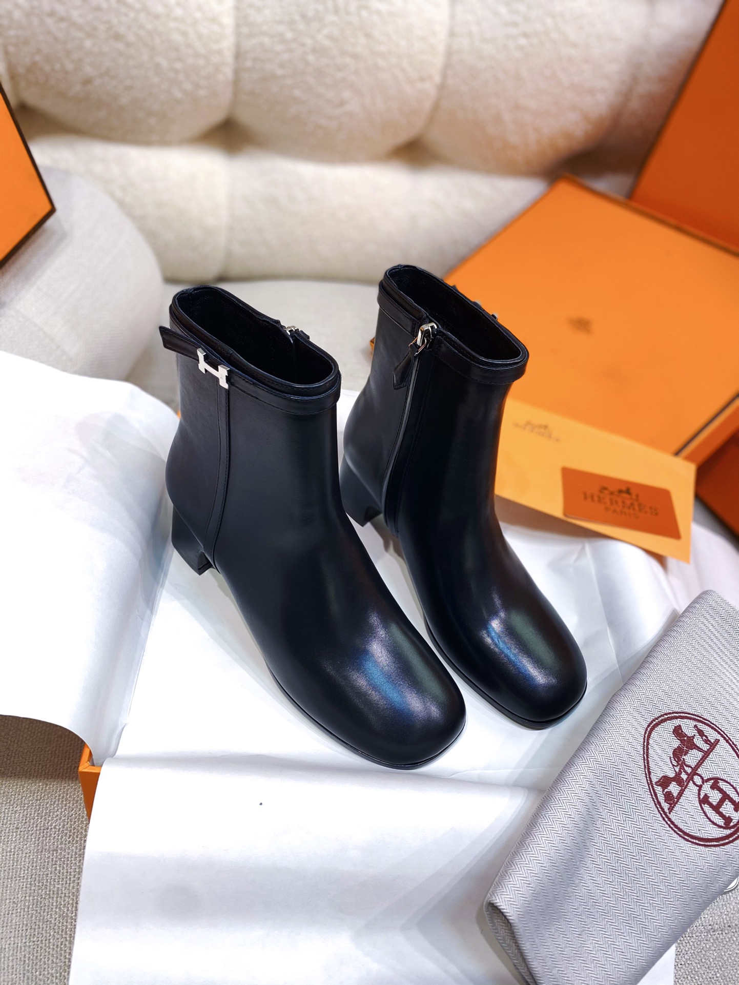 [TOP] HERMES Imperial 50 5cm Mid Heel Cowhide Boots - 2 Color