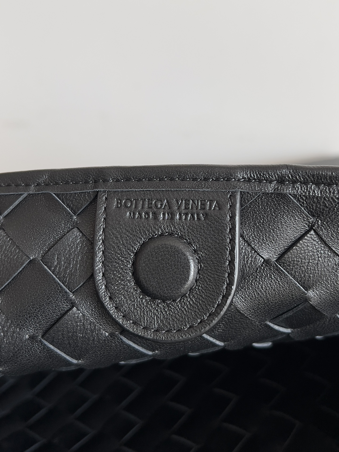 [TOP] Bottega Veneta BV Sardine Bag Intrecciato Weave with Chain 33x20x4 cm - Black