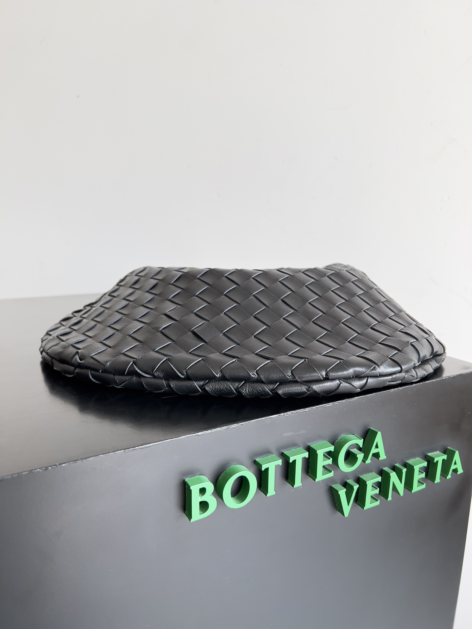 [TOP] Bottega Veneta BV Sardine Bag Intrecciato Weave with Chain 33x20x4 cm - Black