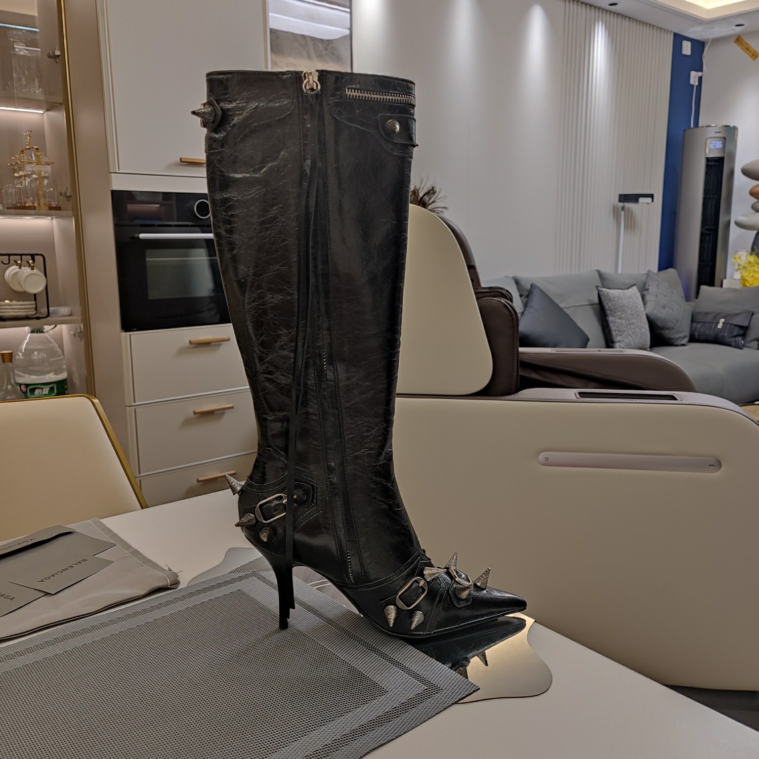 [TOP] BALENCIAGA 9cm High Heel Boots with Rivet -  Black