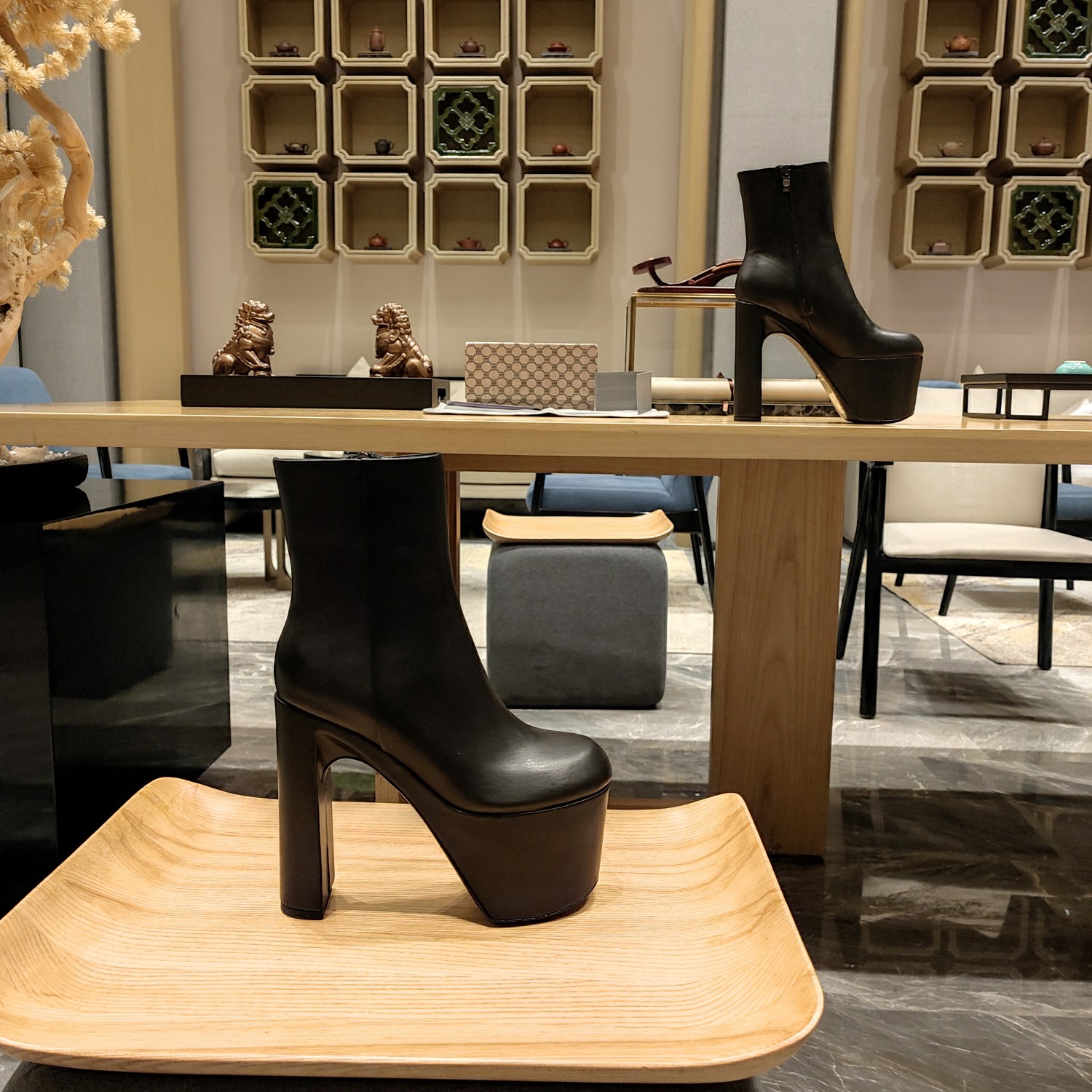 [TOP] BALENCIAGA 13cm High Heel Bootie - Black & White