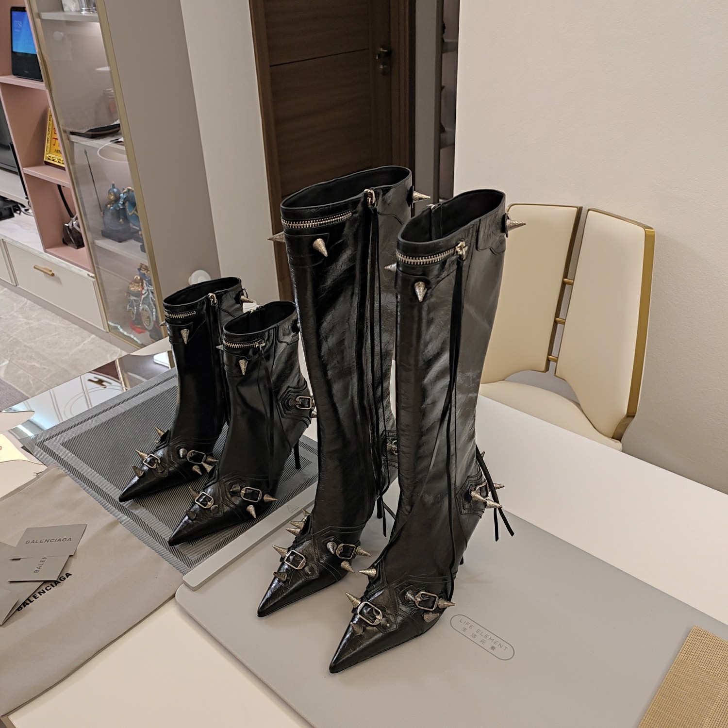 [TOP] BALENCIAGA 9cm High Heel Boots with Rivet -  Black