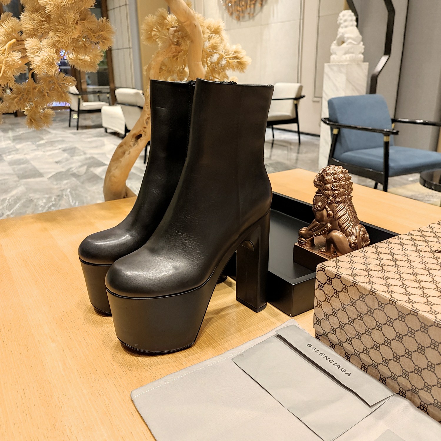 [TOP] BALENCIAGA 13cm High Heel Bootie - Black & White