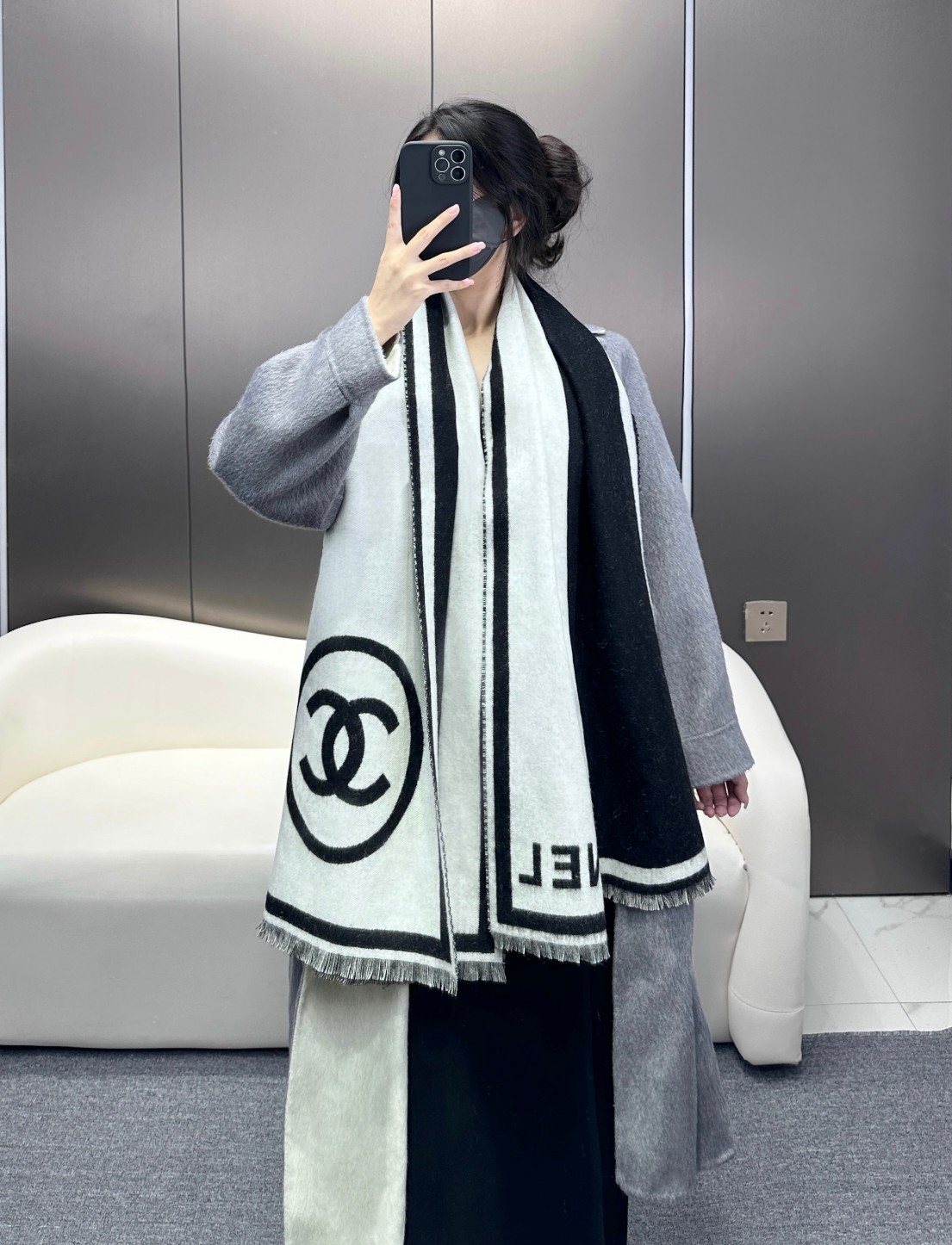 [TOP] CHANEL Black and White Symmetrical Double-sided Scarf 65x195cm - Black and White