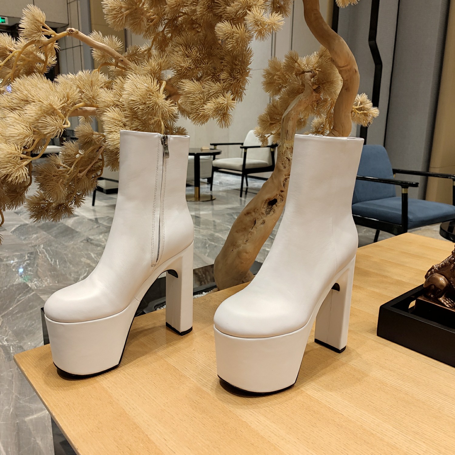 [TOP] BALENCIAGA 13cm High Heel Bootie - Black & White