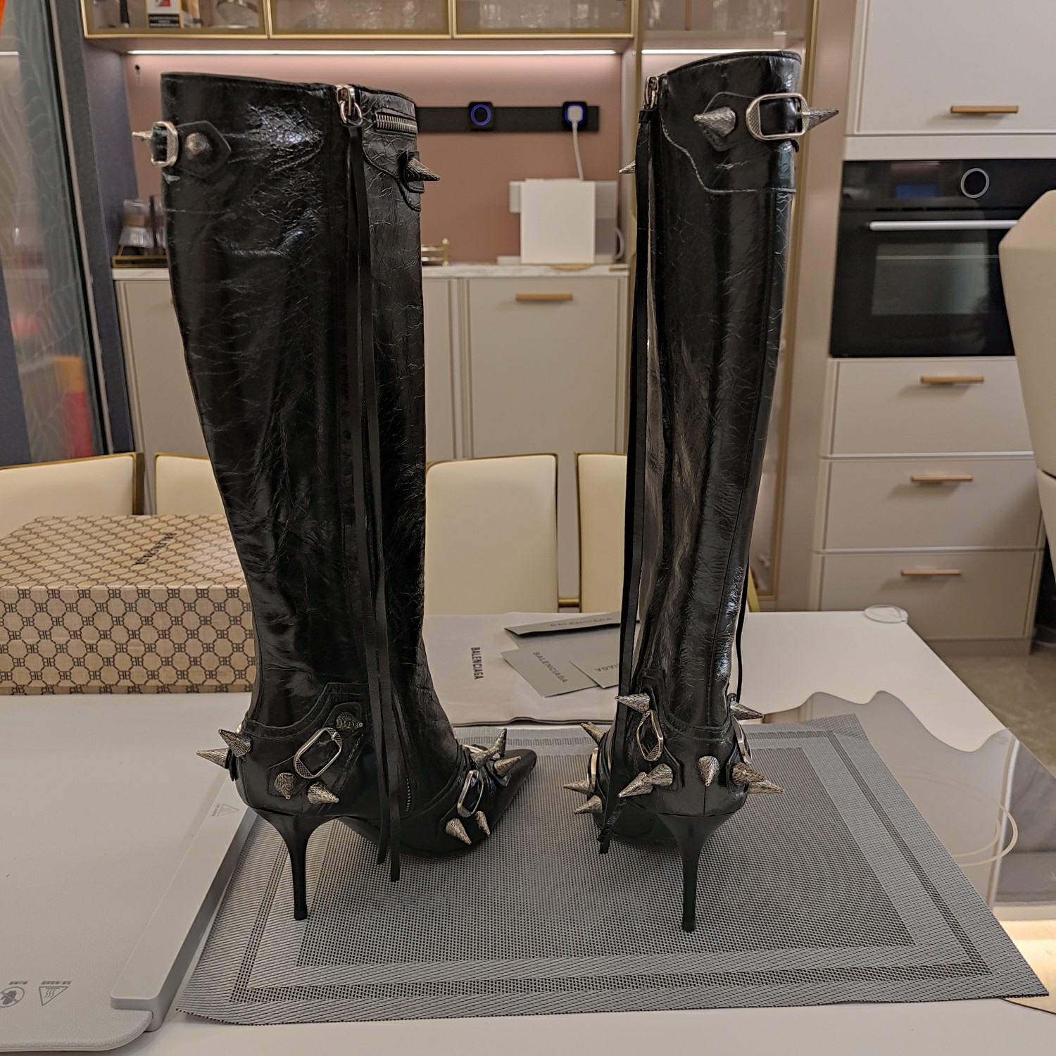 [TOP] BALENCIAGA 9cm High Heel Boots with Rivet -  Black