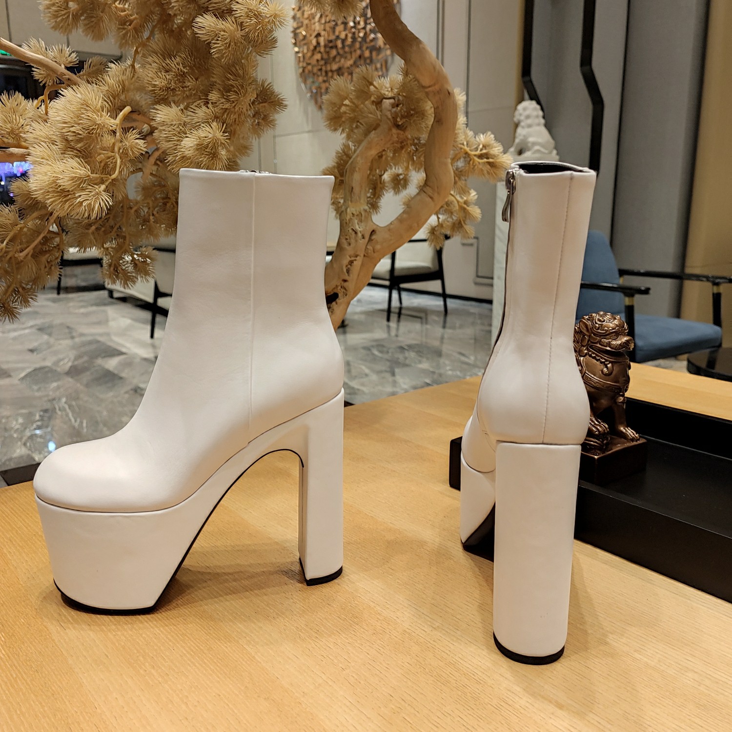 [TOP] BALENCIAGA 13cm High Heel Bootie - Black & White