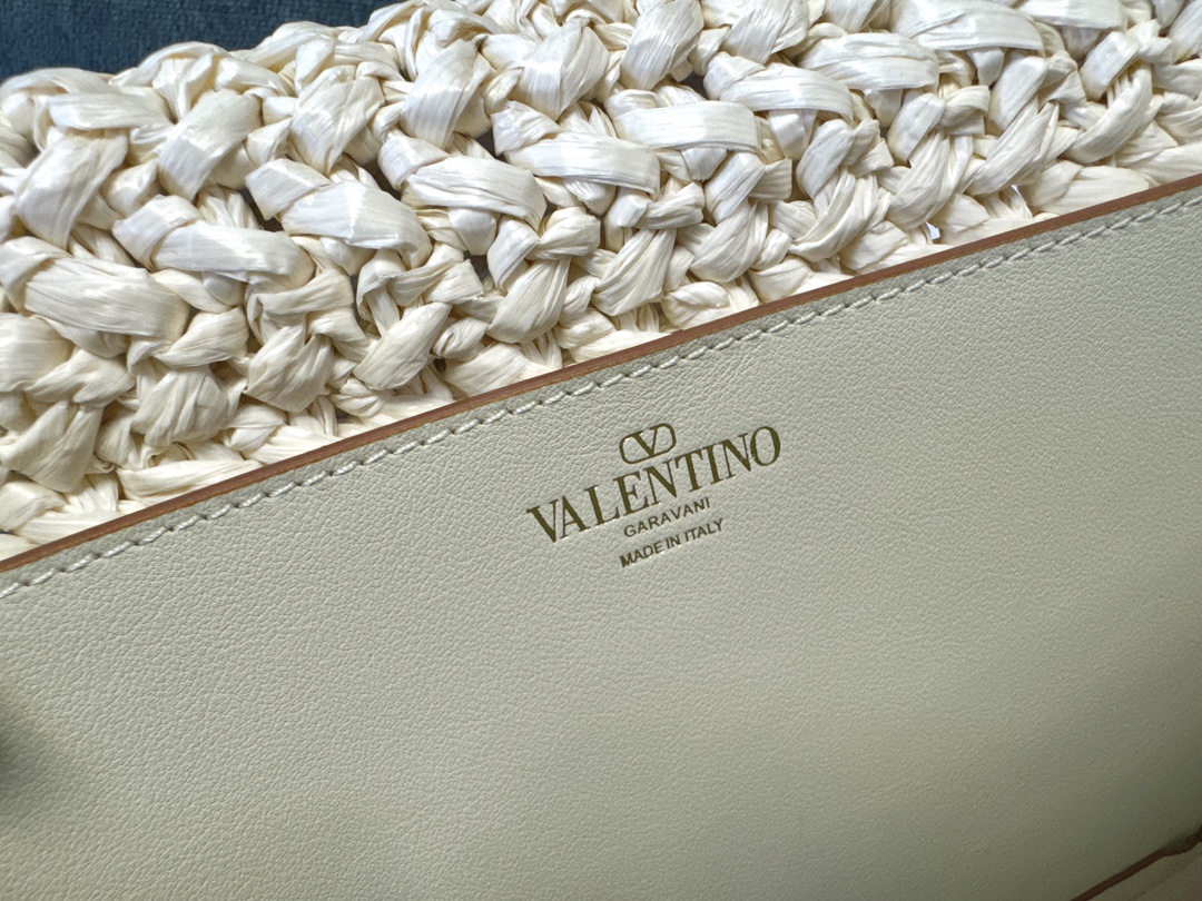 [TOP] VALENTINO Garavani Loco Bag Woven Calfskin Handbag 23.5x 18x8cm - 2 Colour