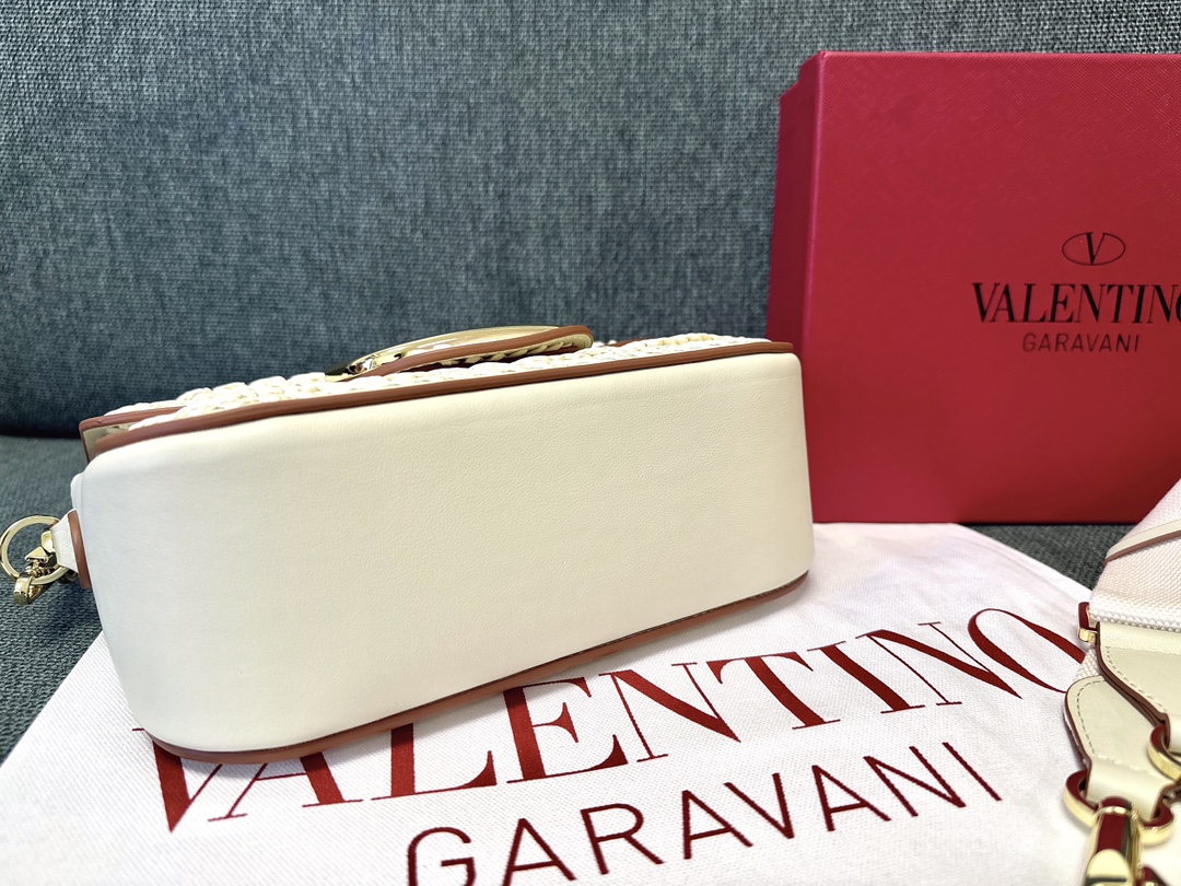 [TOP] VALENTINO Garavani Loco Bag Woven Calfskin Handbag 23.5x 18x8cm - 2 Colour