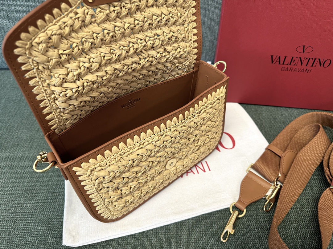 [TOP] VALENTINO Garavani Loco Bag Woven Calfskin Handbag 23.5x 18x8cm - 2 Colour