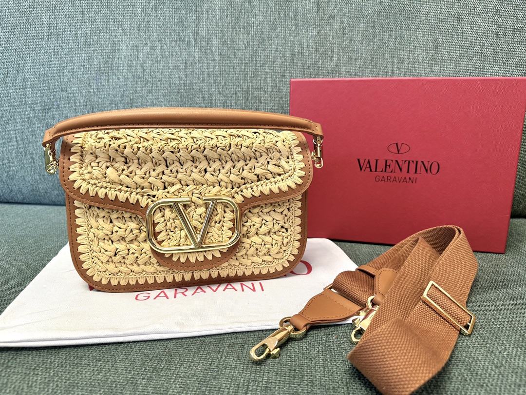 [TOP] VALENTINO Garavani Loco Bag Woven Calfskin Handbag 23.5x 18x8cm - 2 Colour