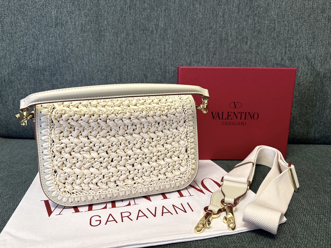 [TOP] VALENTINO Garavani Loco Bag Woven Calfskin Handbag 23.5x 18x8cm - 2 Colour
