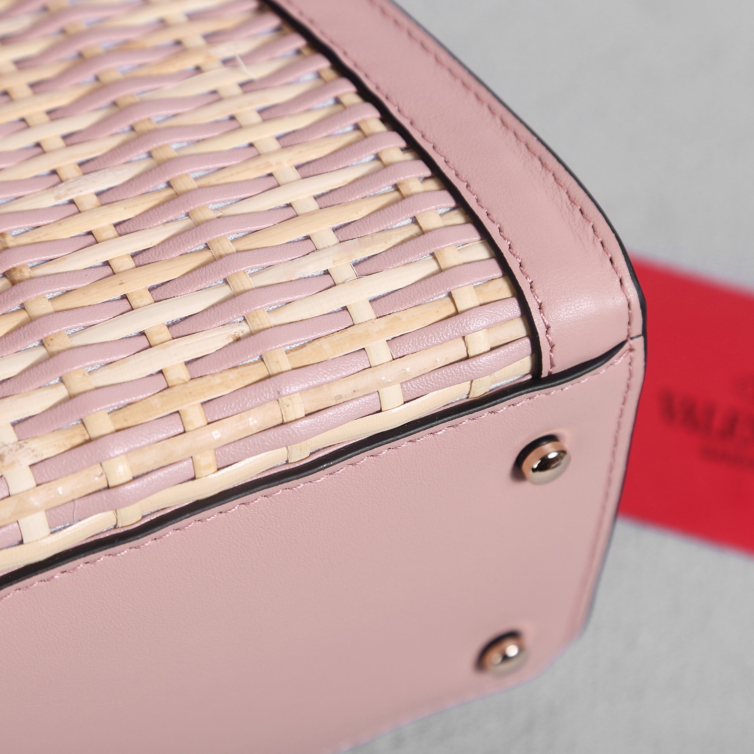 [TOP] VALENTINO Garavani Vsling Bag Calfskin & Bamboo Woven 25x15x11cm