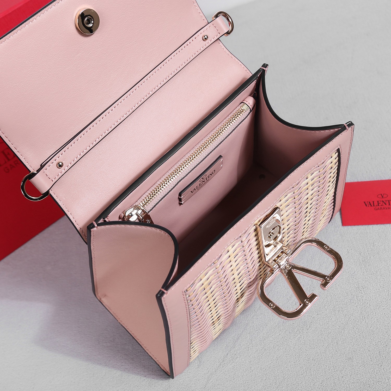 [TOP] VALENTINO Garavani Vsling Bag Calfskin & Bamboo Woven 25x15x11cm