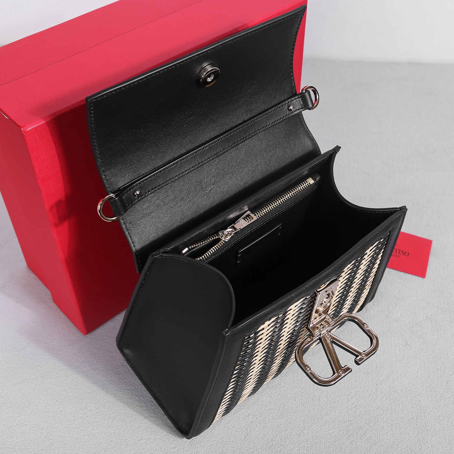 [TOP] VALENTINO Garavani Vsling Bag Calfskin & Bamboo Woven 25x15x11cm