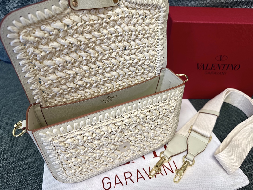 [TOP] VALENTINO Garavani Loco Bag Woven Calfskin Handbag 23.5x 18x8cm - 2 Colour
