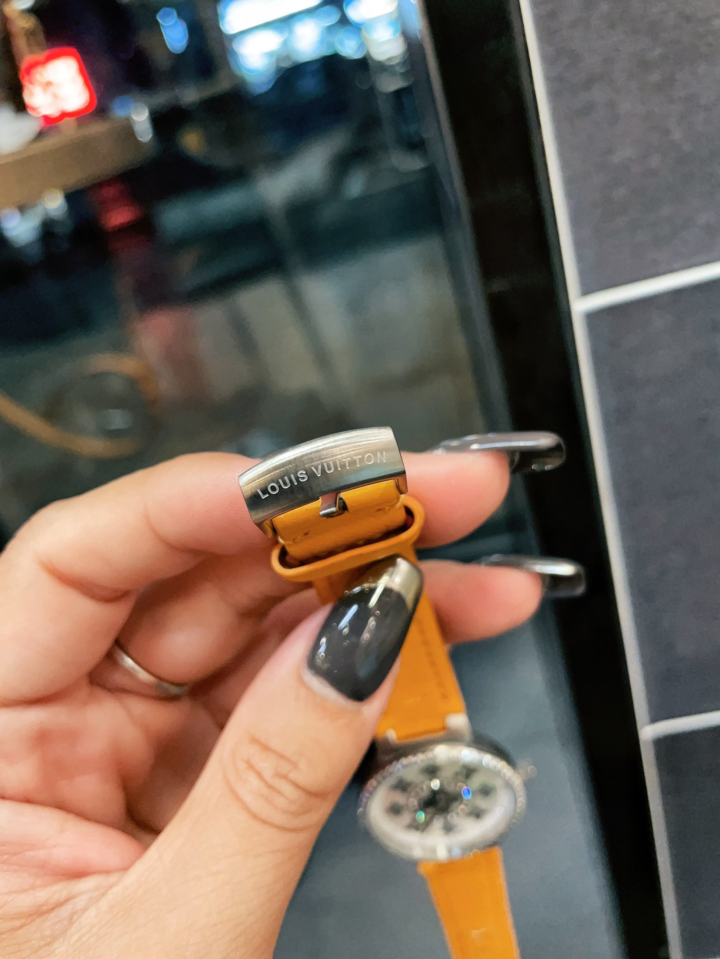 [TOP] Louis Vuitton LV  Watch 34mm - Yellow