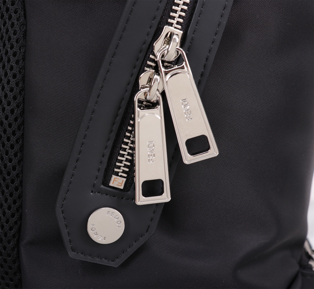 [TOP] FENDI Nylon Backpack 35✘40✘15cm - Black