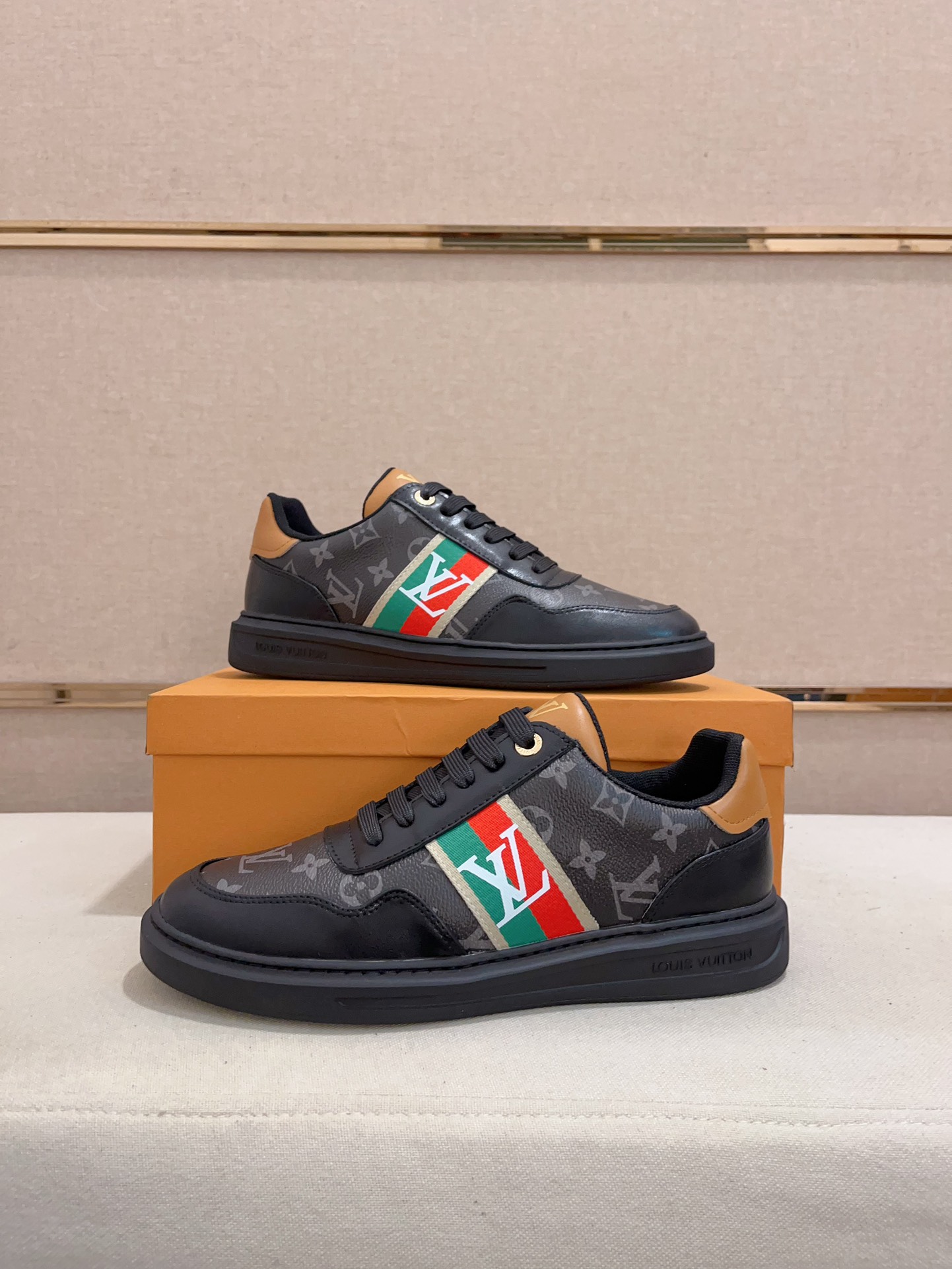 [TOP] Louis Vuitton LV Men's Casual Shoes-2 Colors