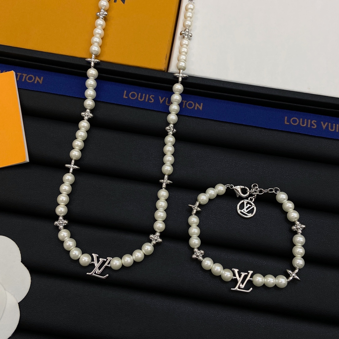 [TOP] Louis Vuitton LV Necklaces + Bracelets - 3 Colour