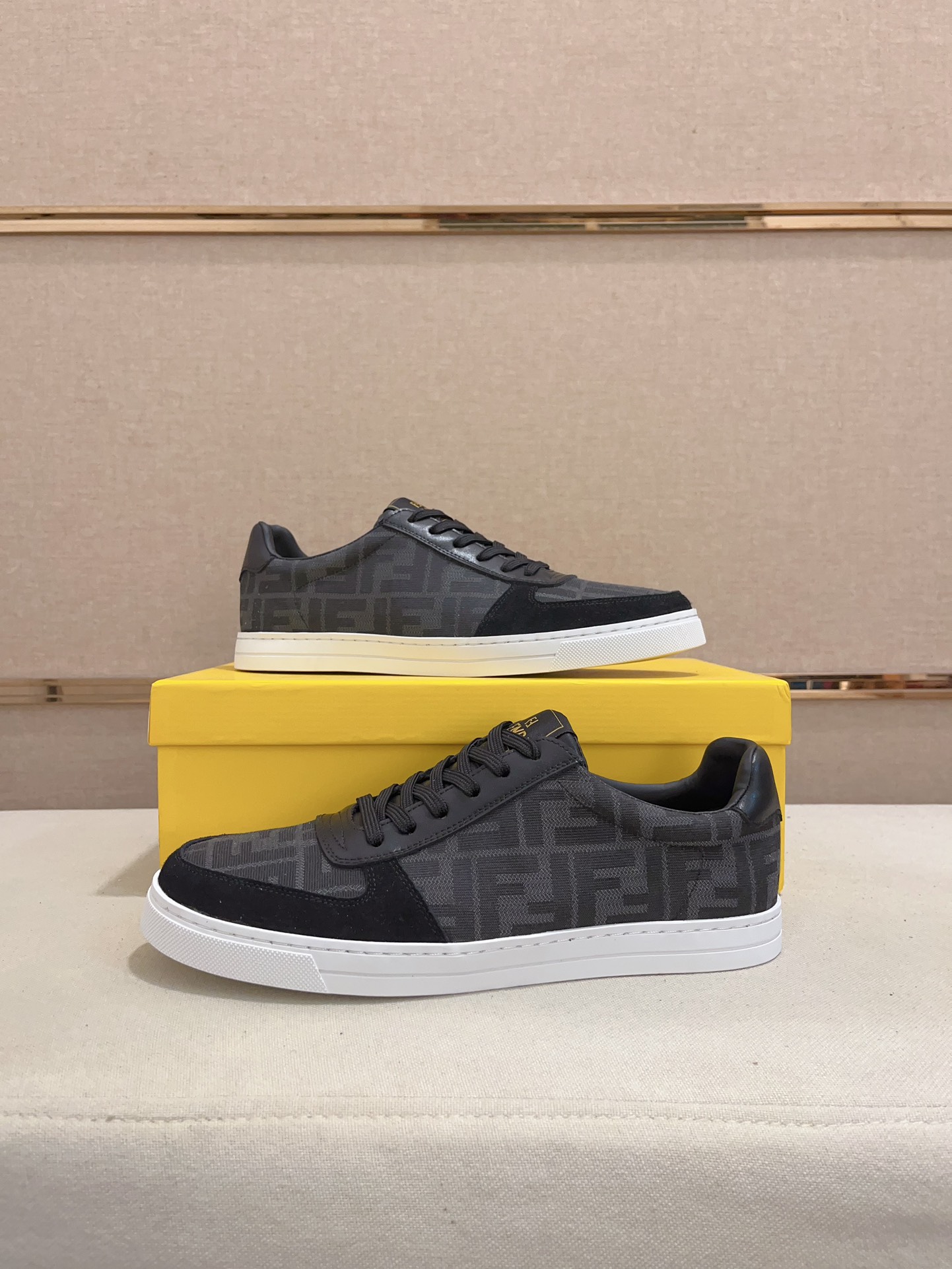 [TOP] FENDI Men's  Casual Shoes - 3 Colors