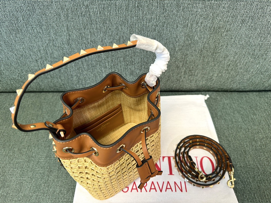 [TOP] VALENTINO Rockstud Bags Raffia Bucket Bag 16x18x11cm - Brown