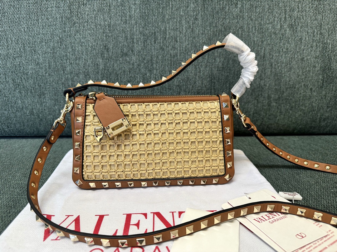 [TOP] VALENTINO Rockstud Bags Raffia Calfskin Crossbody Bag19x13x7cm - Brown