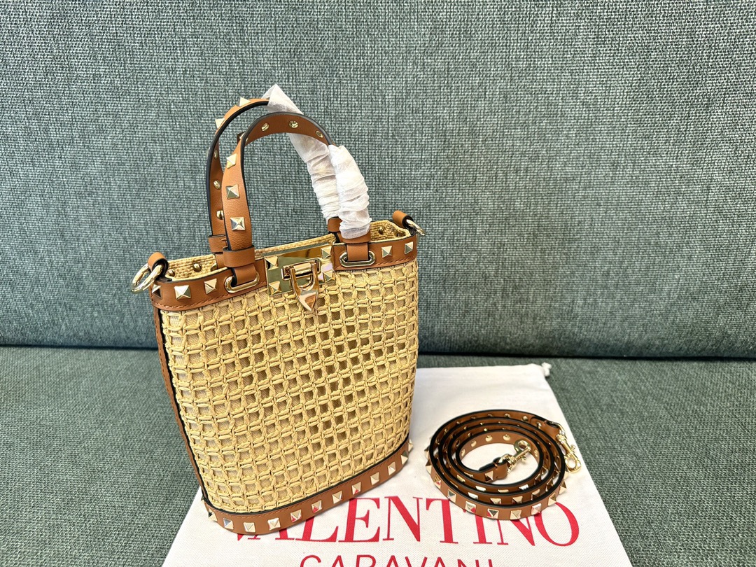 [TOP] VALENTINO Rockstud Bags Raffia Bucket Bag 16x19x8.5cm - Brown