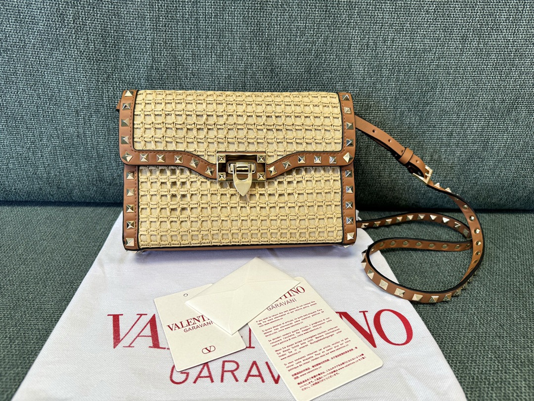 [TOP] VALENTINO Rockstud Bags Raffia Messenger bag 22.5*5*16cm - Brown