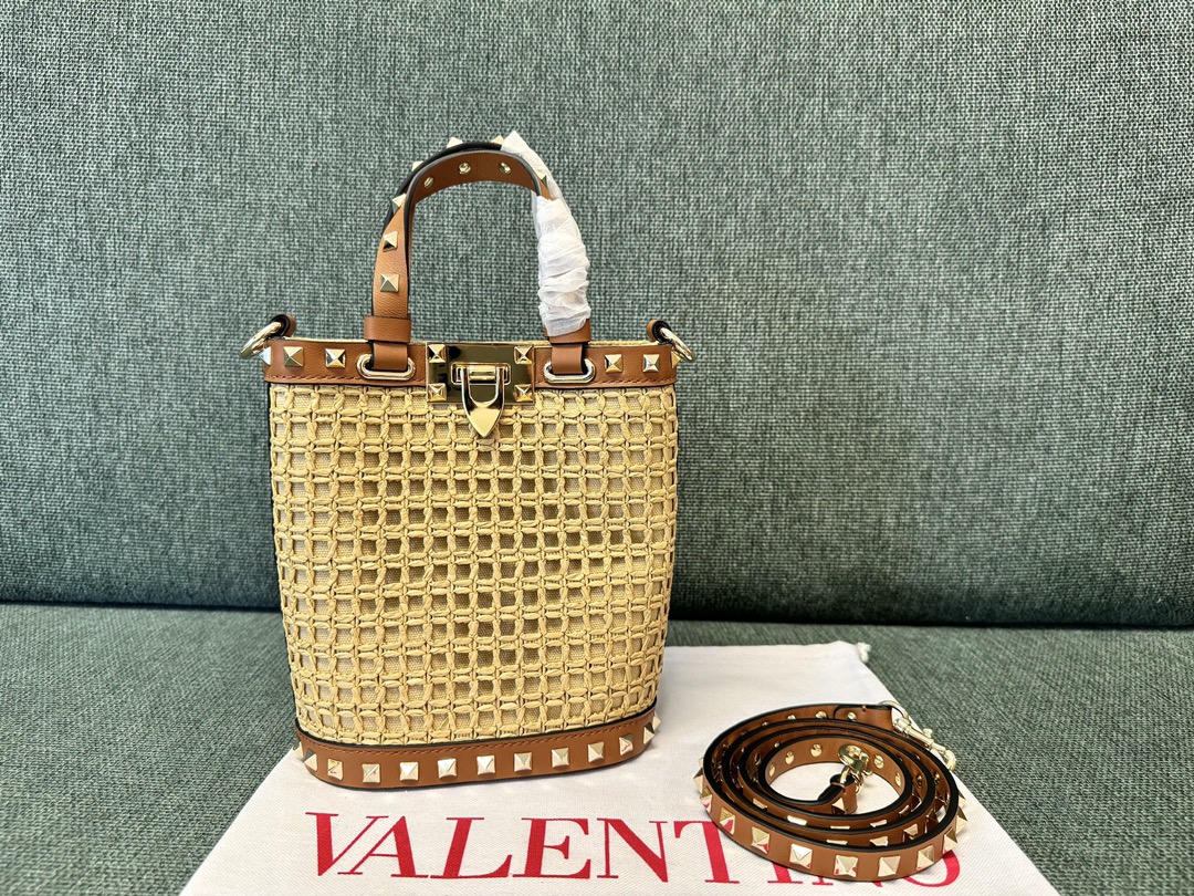 [TOP] VALENTINO Rockstud Bags Raffia Bucket Bag 16x19x8.5cm - Brown