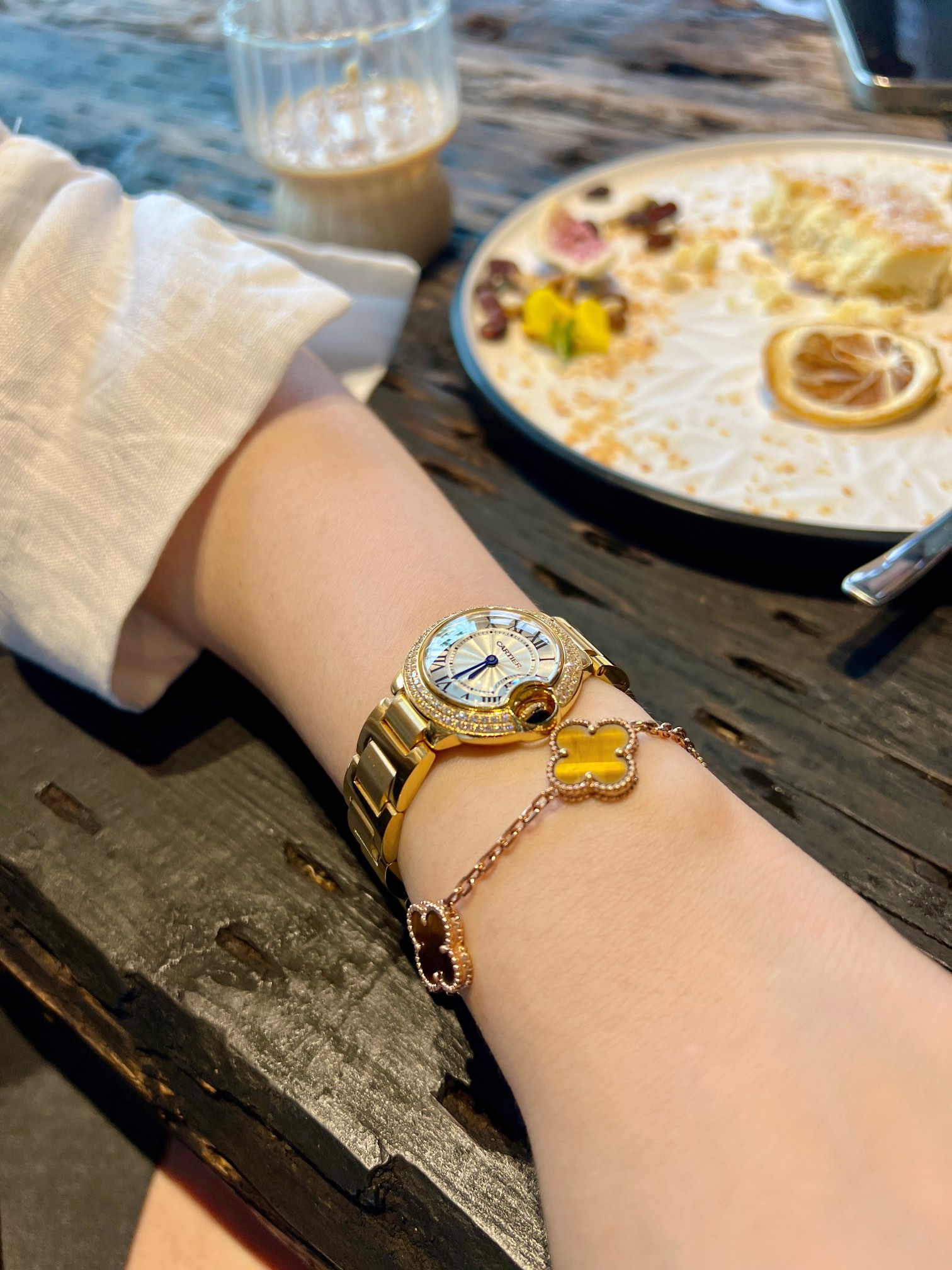 [TOP] Cartier Ballon Bleu de Watch 28mm - Gold