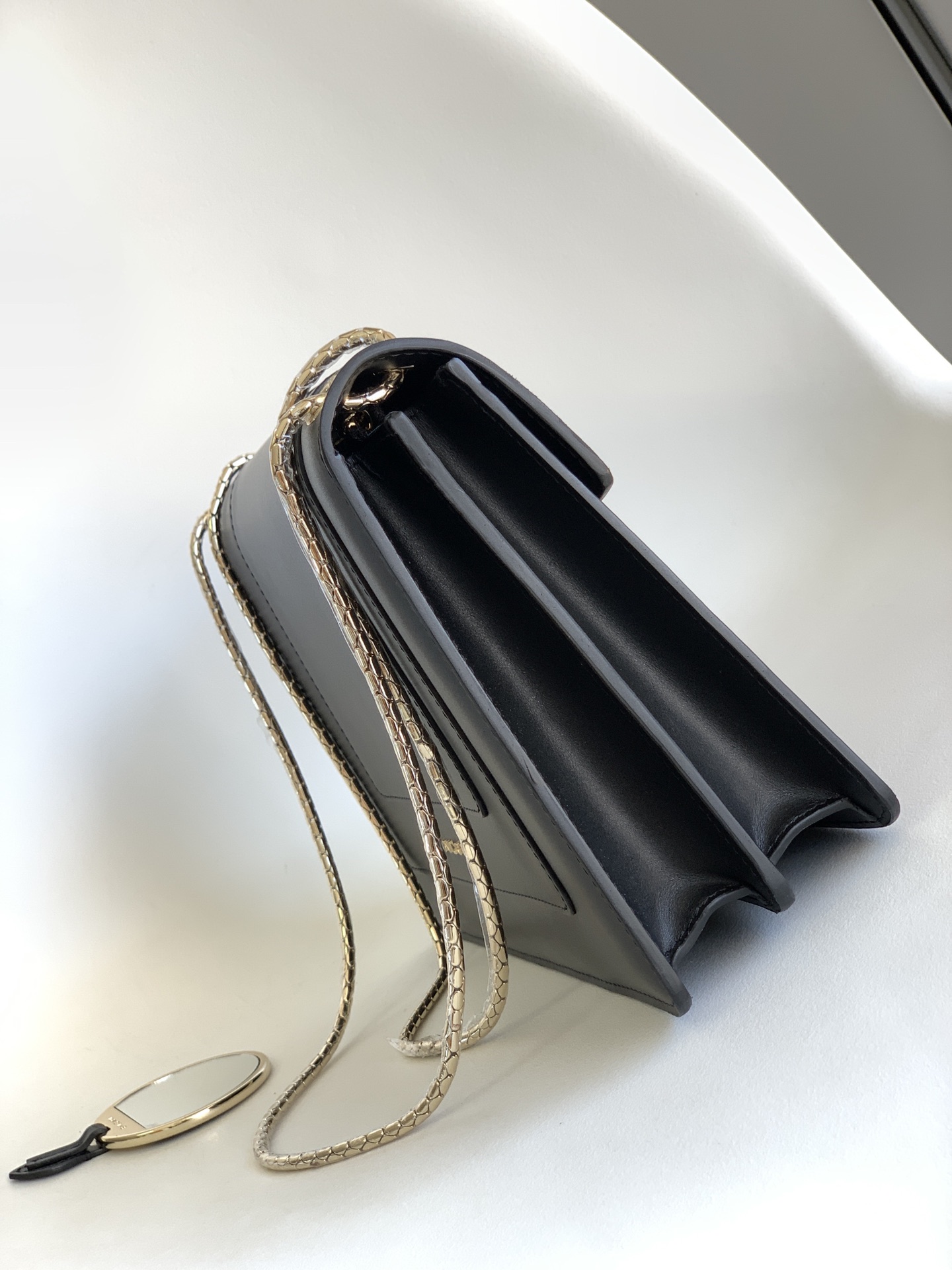 [TOP] BVLGARI Serpenti Forever Crossbody Bag 27.5x18x7cm - Black