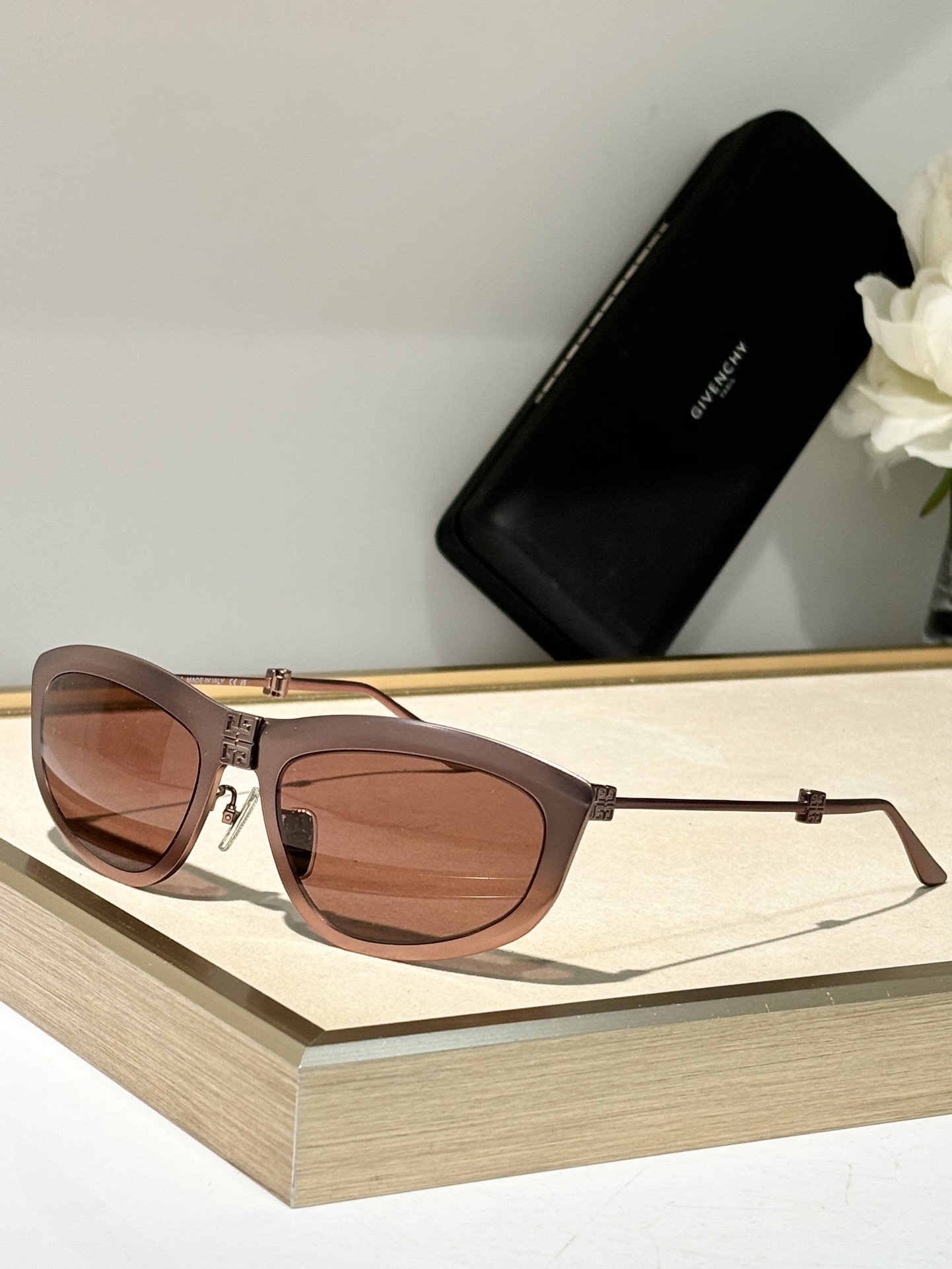 [Top] GIVENCHY Sunglasses-7 Colors