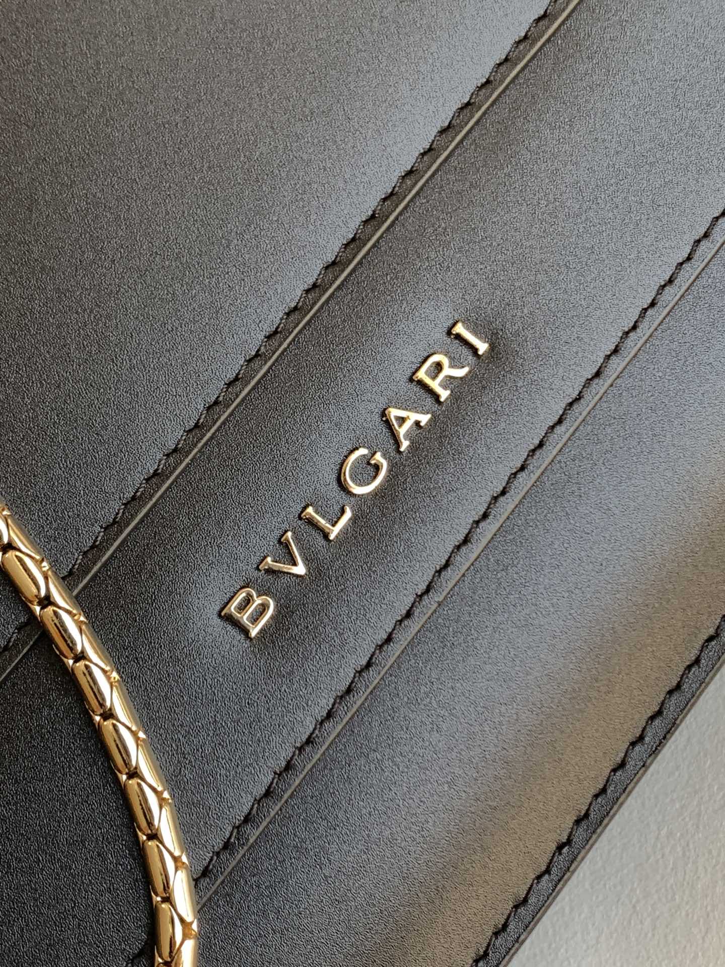 [TOP] BVLGARI Serpenti Forever Crossbody Bag 27.5x18x7cm - Black