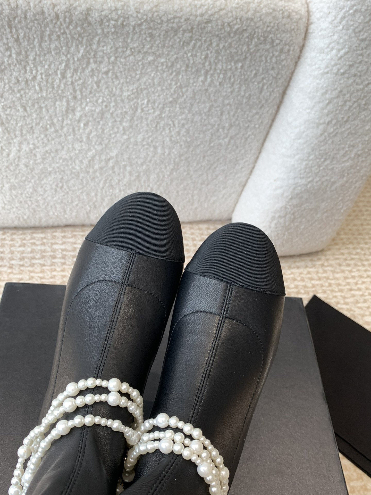 [TOP] CHANEL CC Boots with Pearls - Black & White