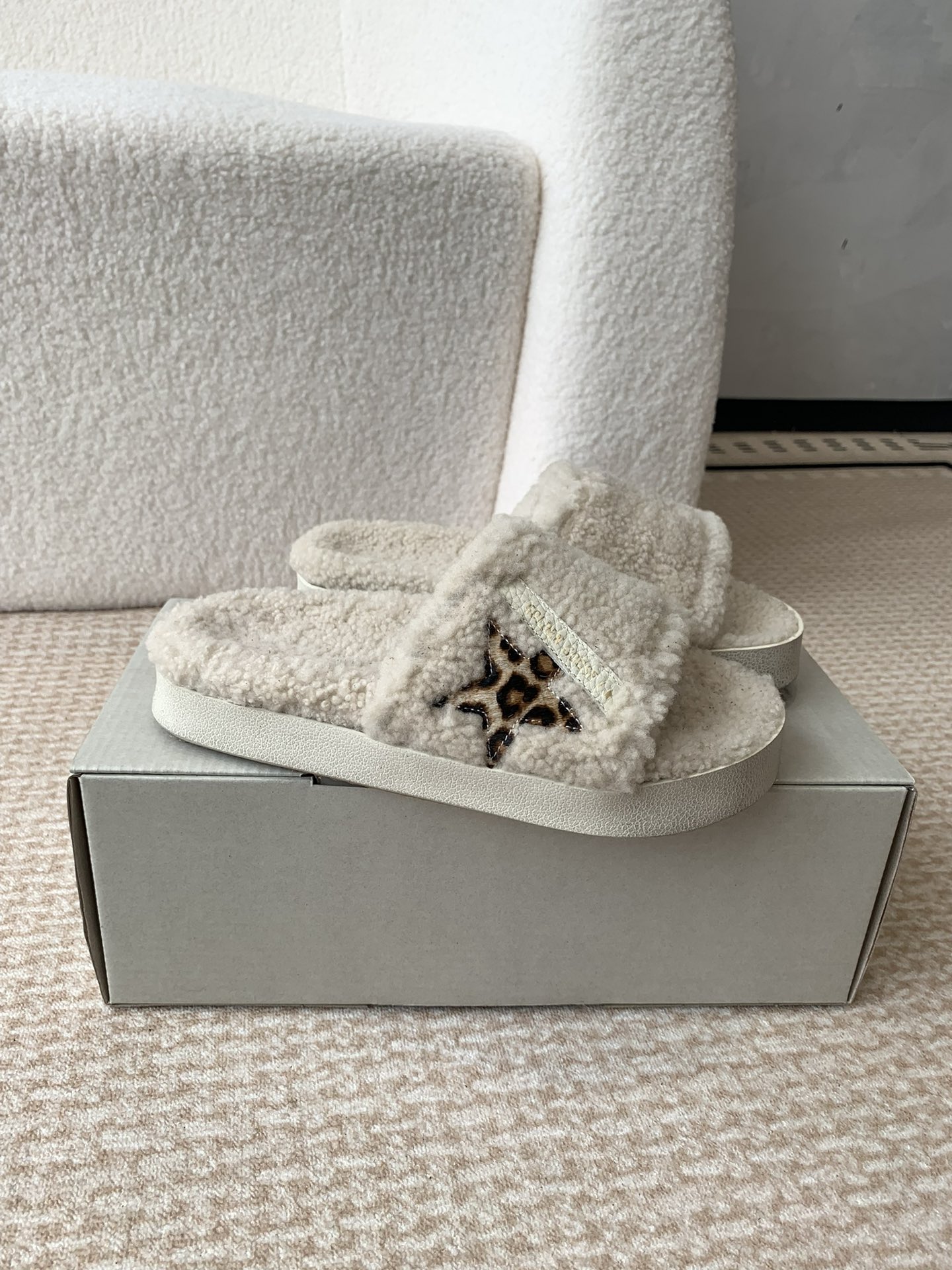 [TOP] GGDB Lambswool Slippers - Beige