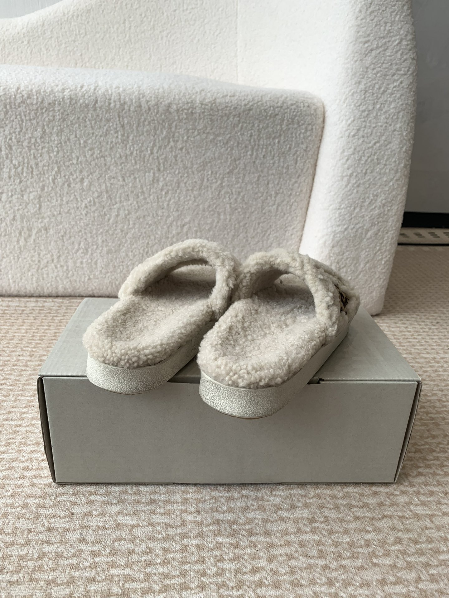 [TOP] GGDB Lambswool Slippers - Beige