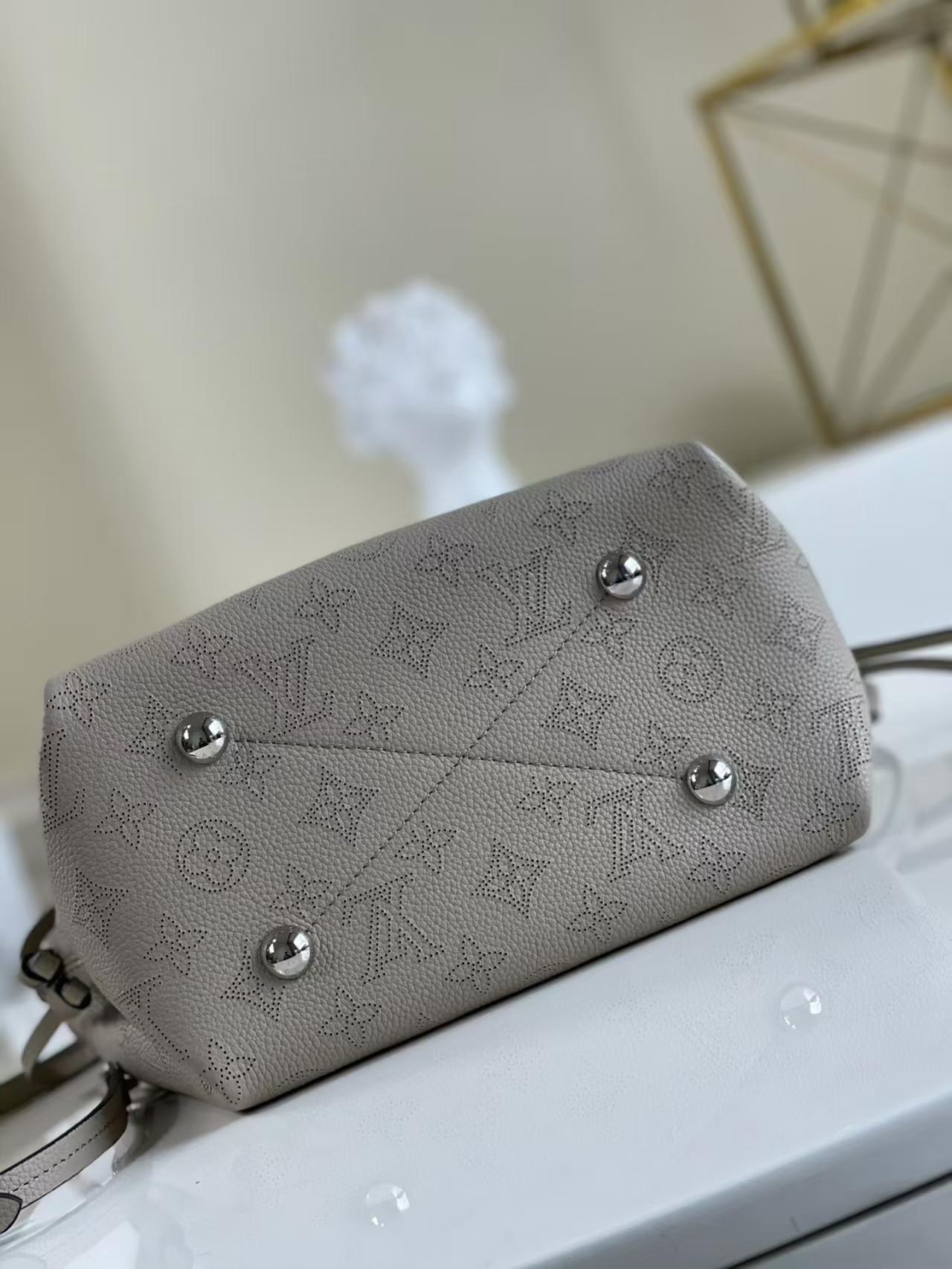 [TOP] Louis Vuitton LV Bella Mahina Bucket Bag 19x22x14 cm - Gray