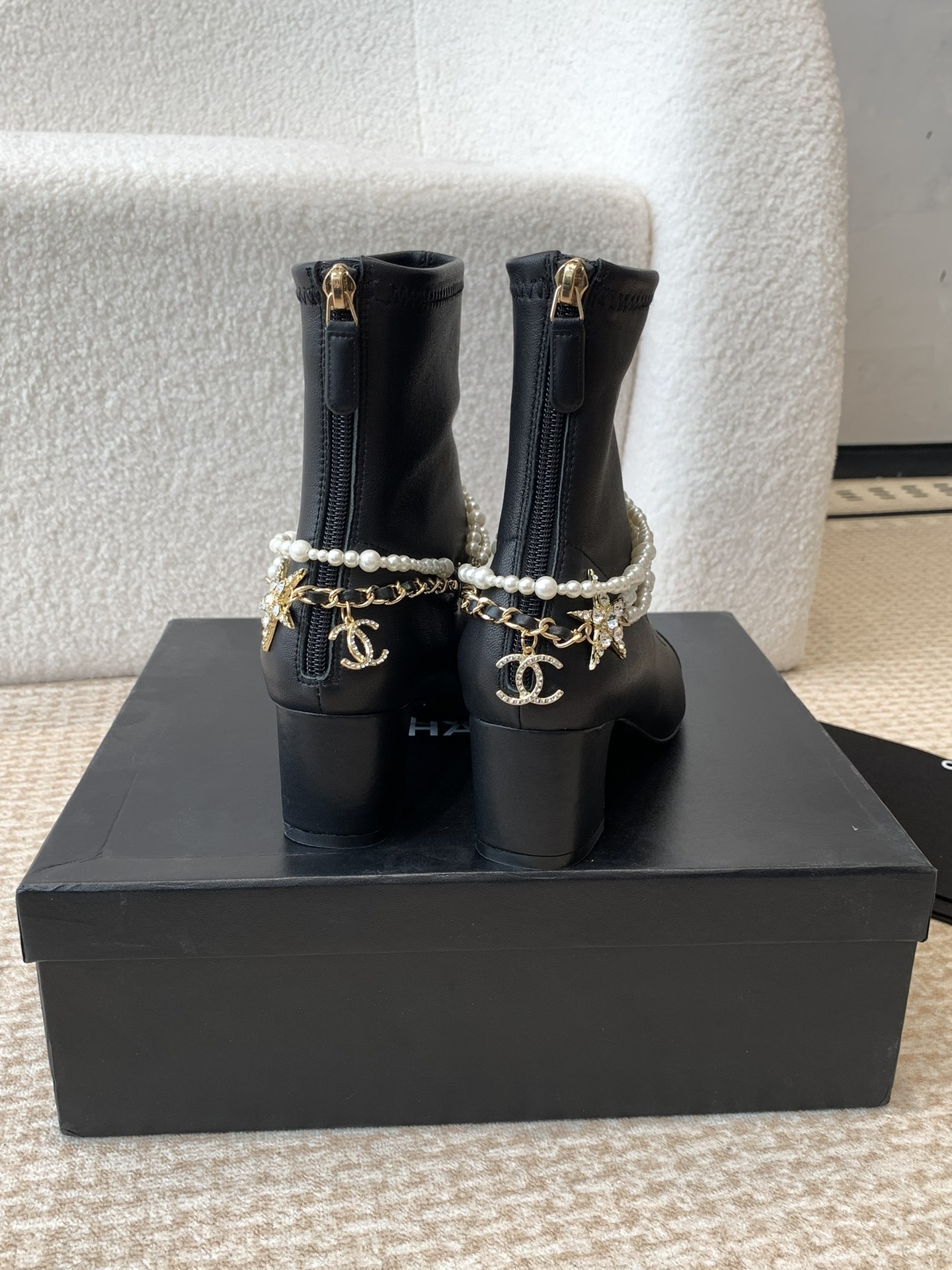 [TOP] CHANEL CC Boots with Pearls - Black & White