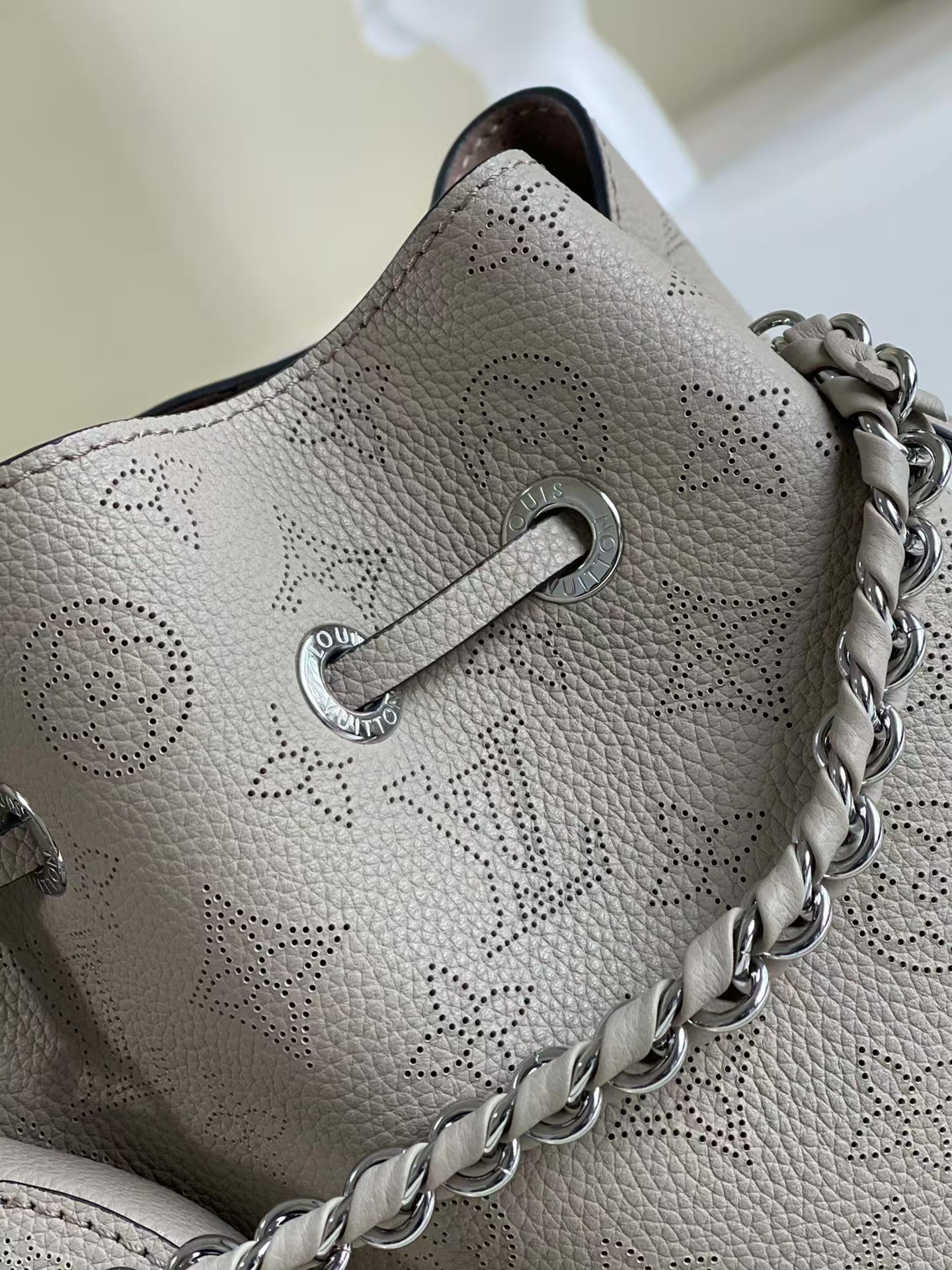 [TOP] Louis Vuitton LV Bella Mahina Bucket Bag 19x22x14 cm - Gray