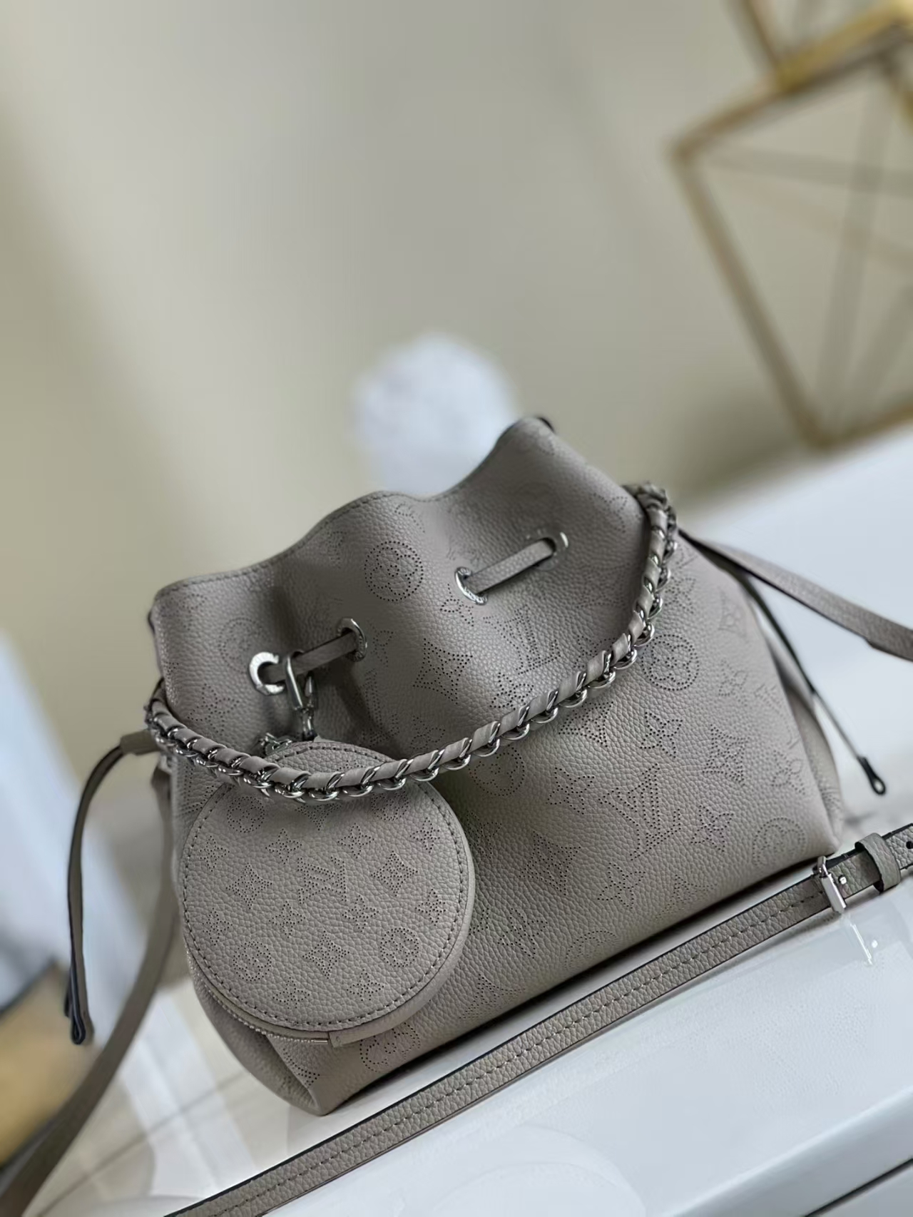 [TOP] Louis Vuitton LV Bella Mahina Bucket Bag 19x22x14 cm - Gray