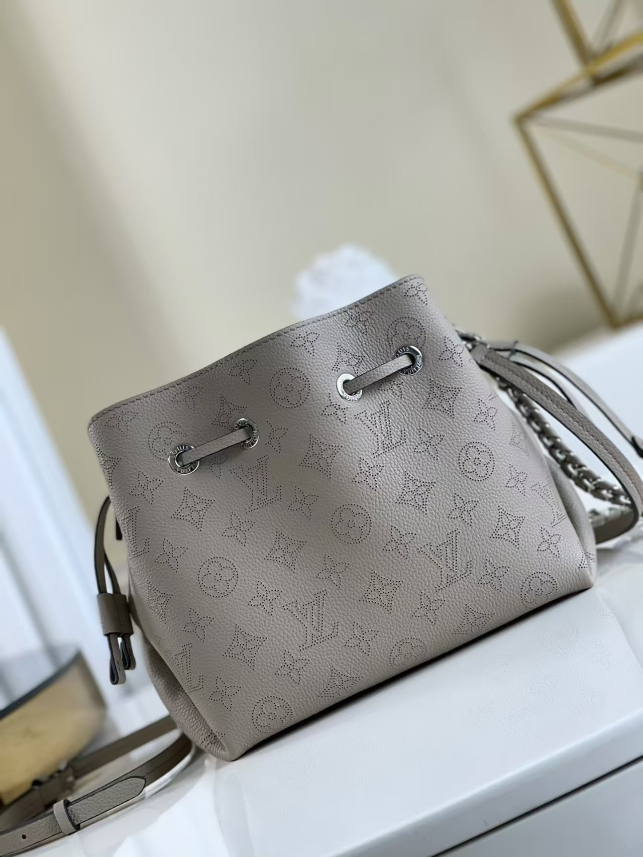 [TOP] Louis Vuitton LV Bella Mahina Bucket Bag 19x22x14 cm - Gray