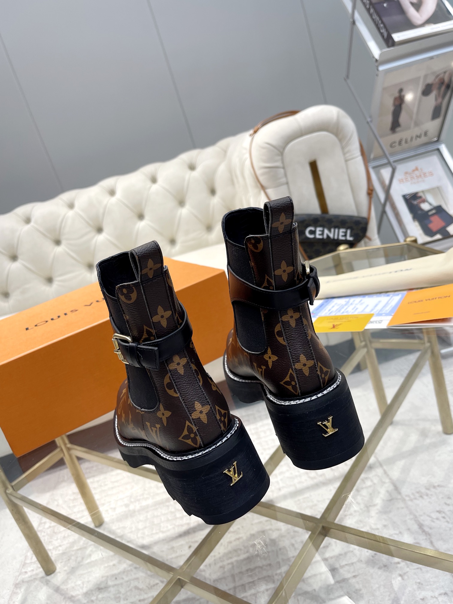 [TOP] Louis Vuitton LV Short Boots with Logo Leather Label - 4 Colors