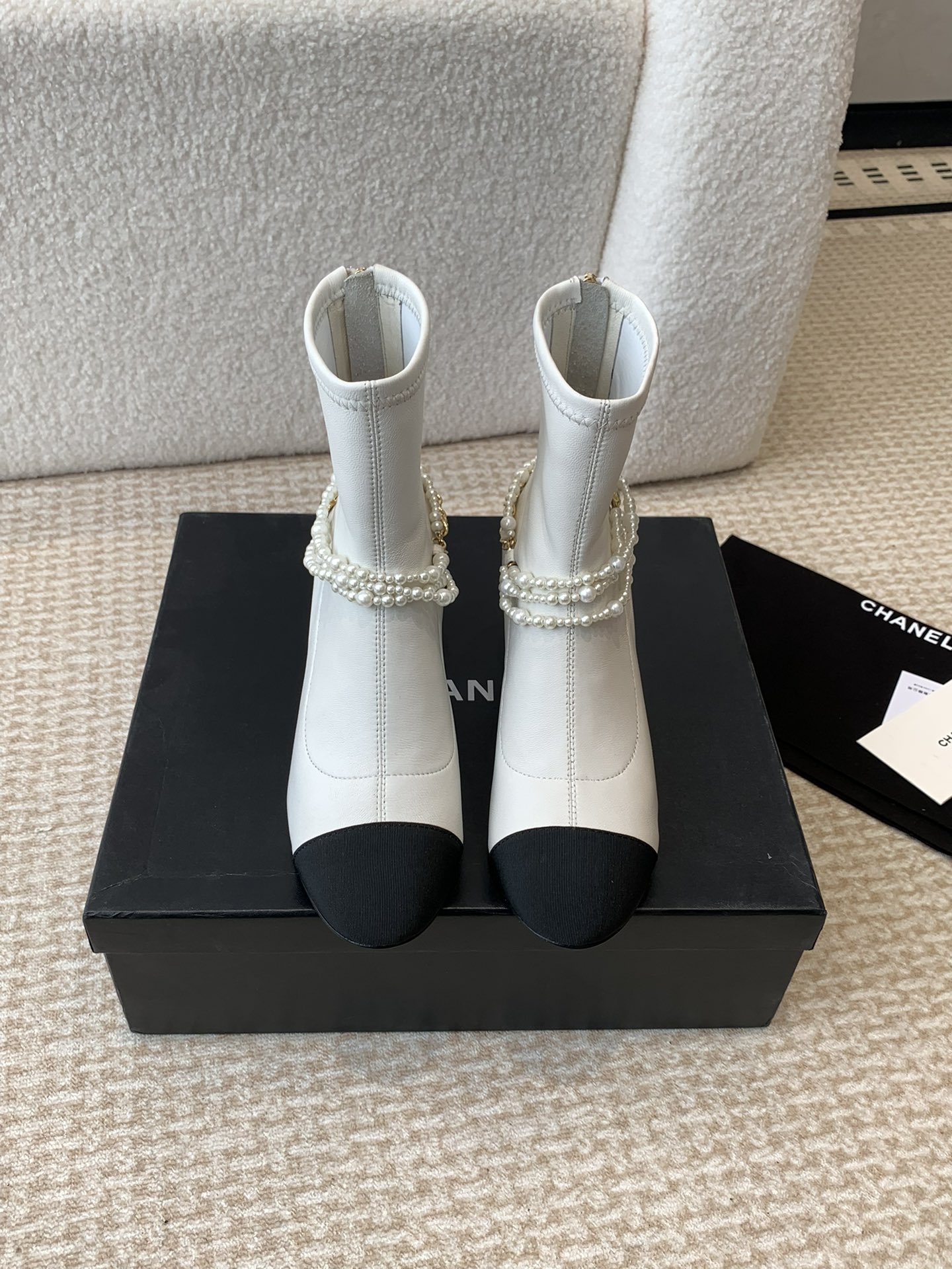 [TOP] CHANEL CC Boots with Pearls - Black & White