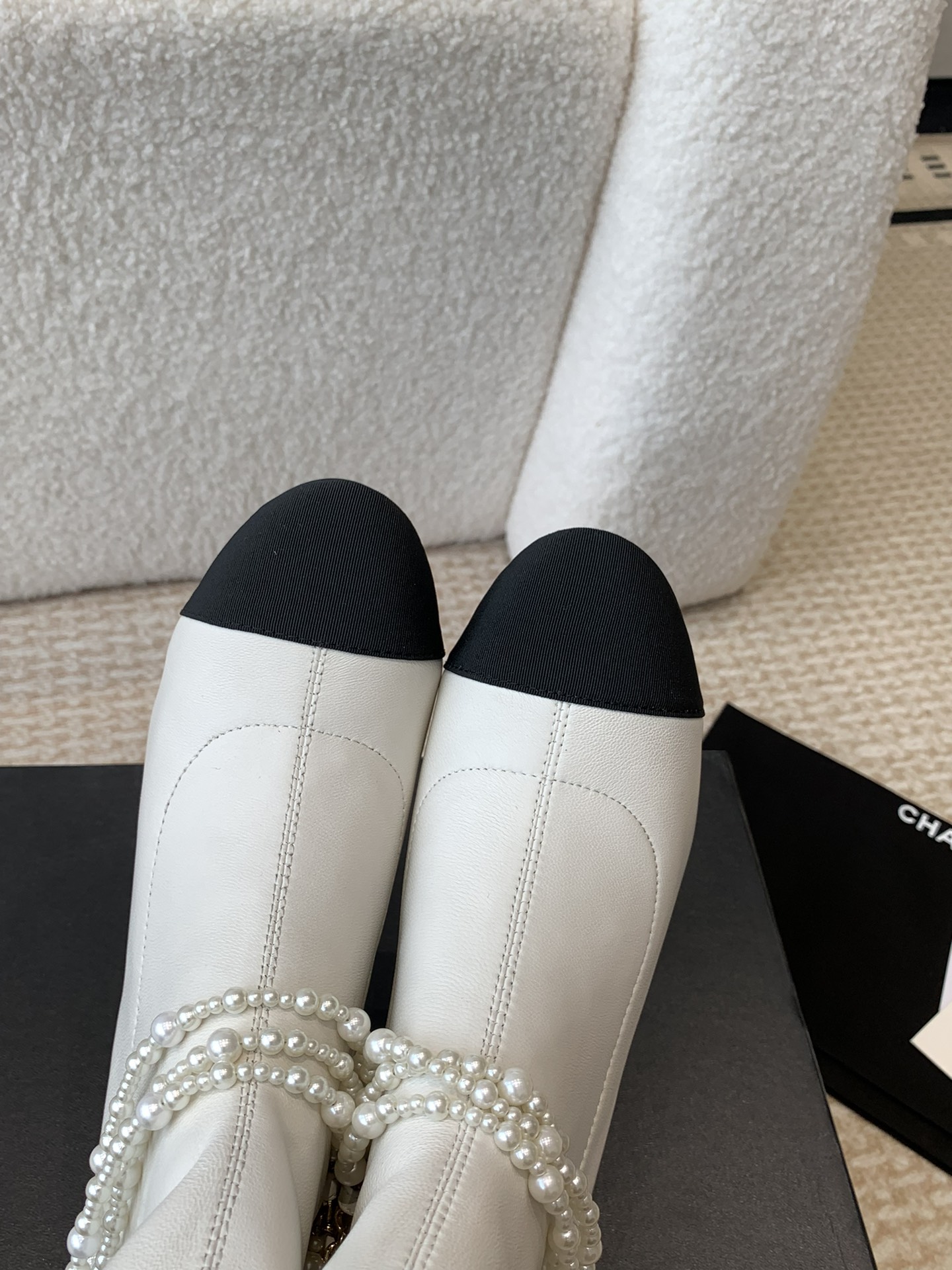 [TOP] CHANEL CC Boots with Pearls - Black & White