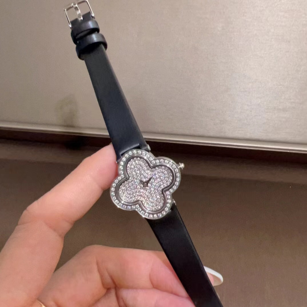 [TOP] Van Cleef & Arpels Watch - Black