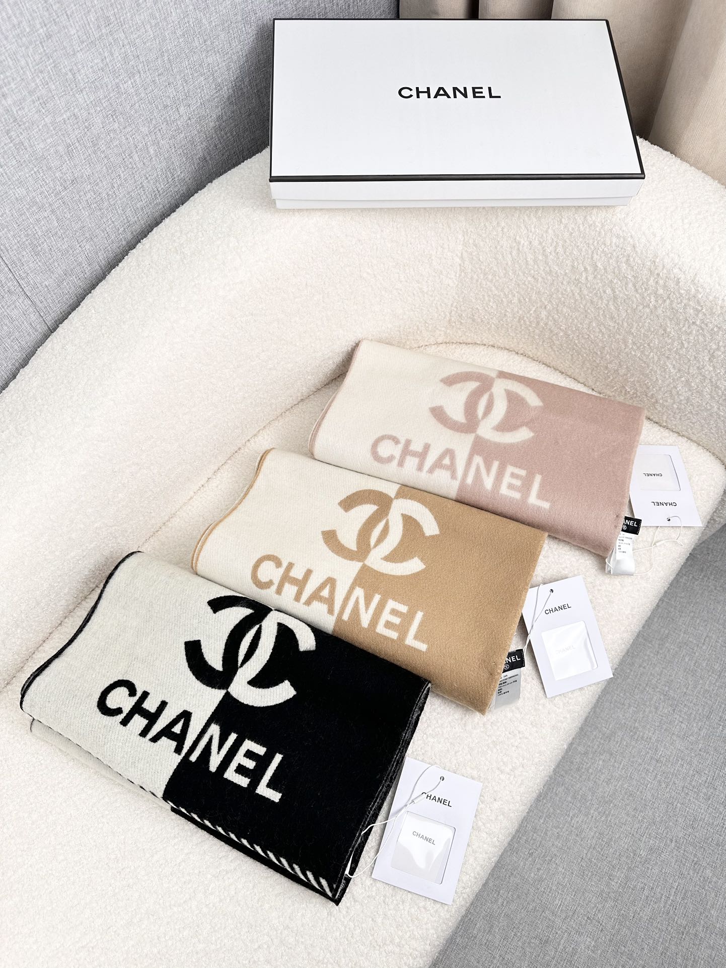 [TOP] CHANEL Double-sided Color Matching Jacquard Scarf 184x34cm - 3 Color
