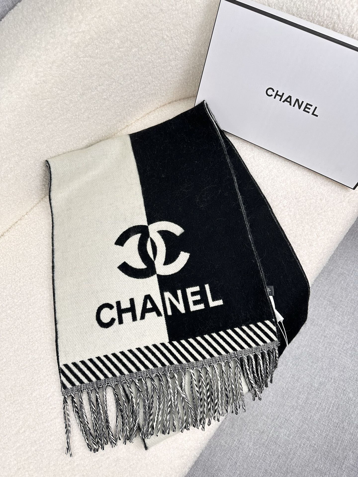[TOP] CHANEL Double-sided Color Matching Jacquard Scarf 184x34cm - 3 Color