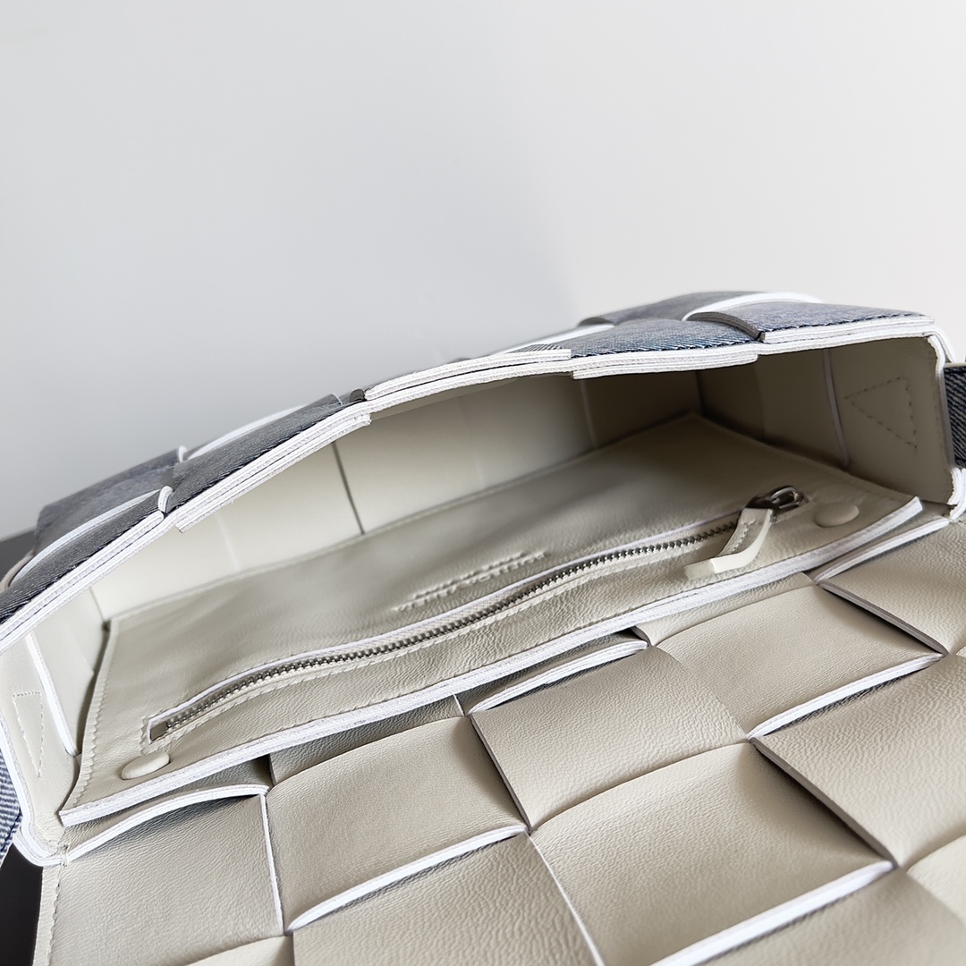 [TOP] Bottega Veneta BV Cassette Bag Sheepskin 23x15x5cm - Denim