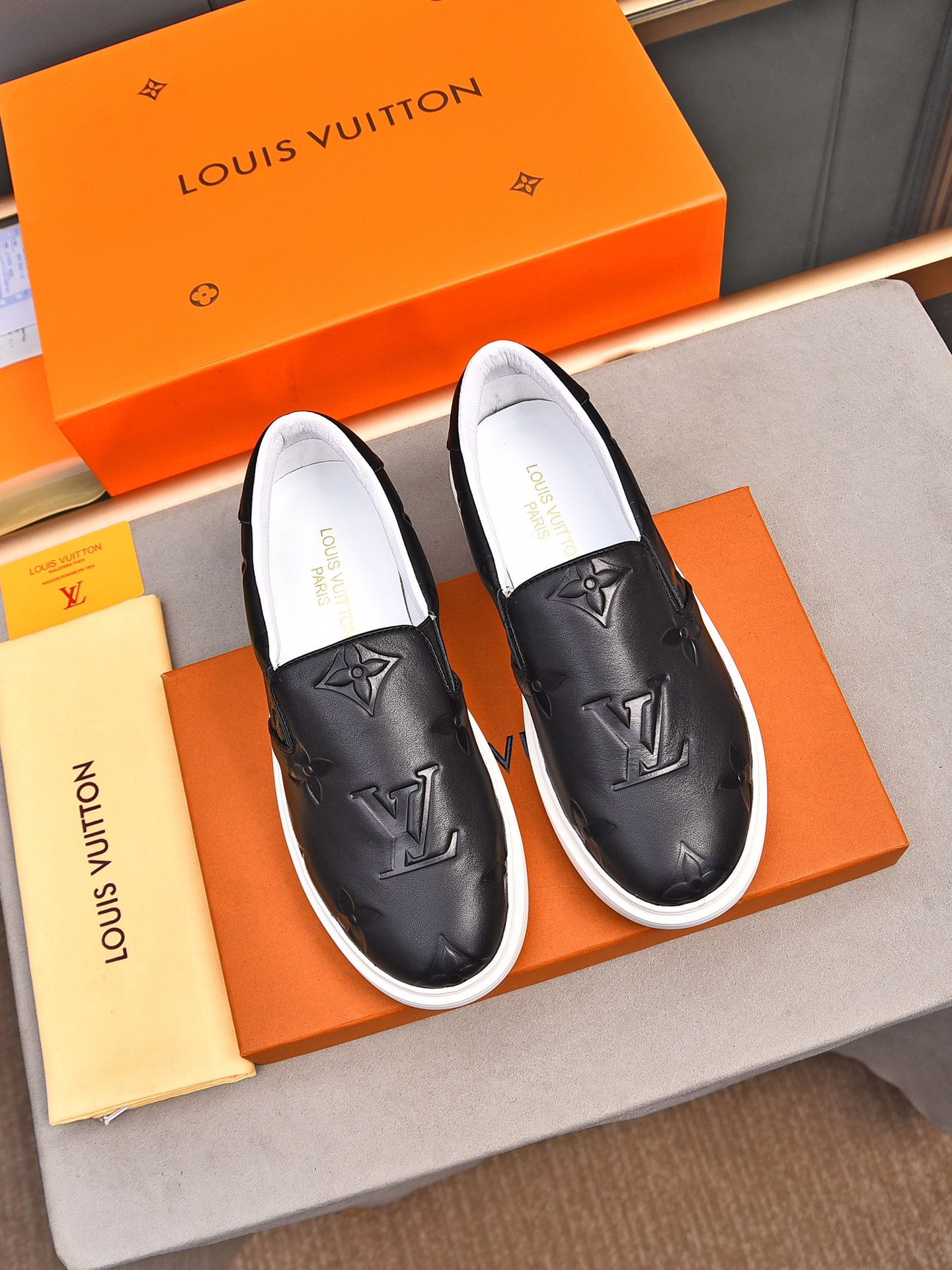 [TOP] Louis Vuitton LV  Men's Shoes - 2 Colors